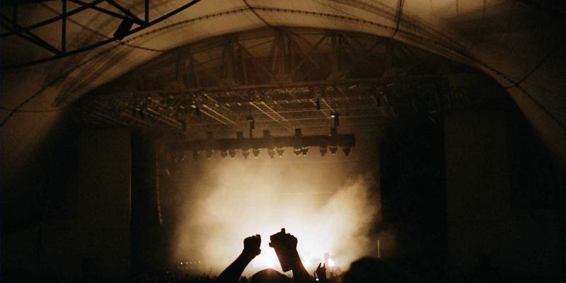 亲子教育新思维：融合育儿知识与亲子活动，构建高质量陪伴