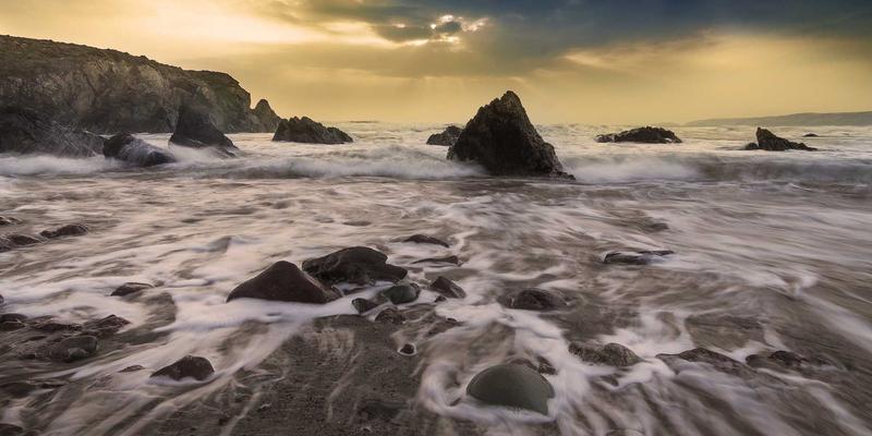 解锁孩子无限潜能：在家创设开放式艺术环境的育儿经验与亲子教育指南