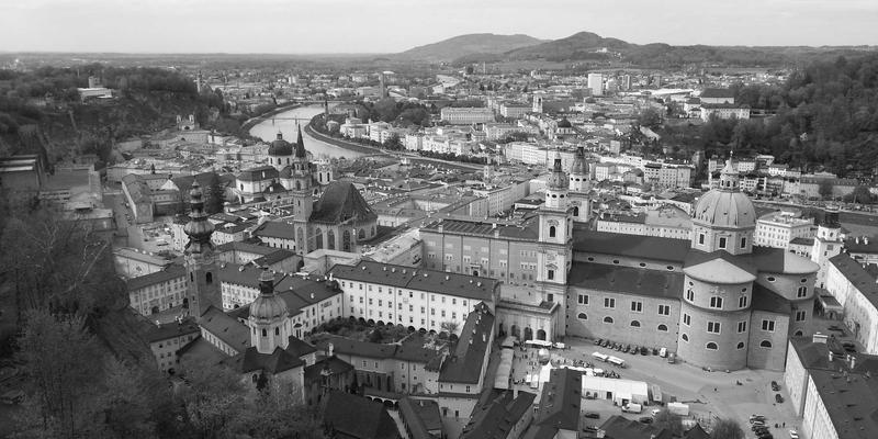 青春期亲子关系重塑：从管教到引导的三大过渡策略与亲子活动实践